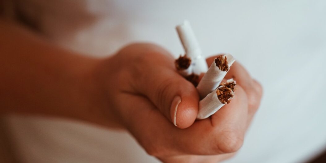 What does the WHO say about smoking and COVID-19